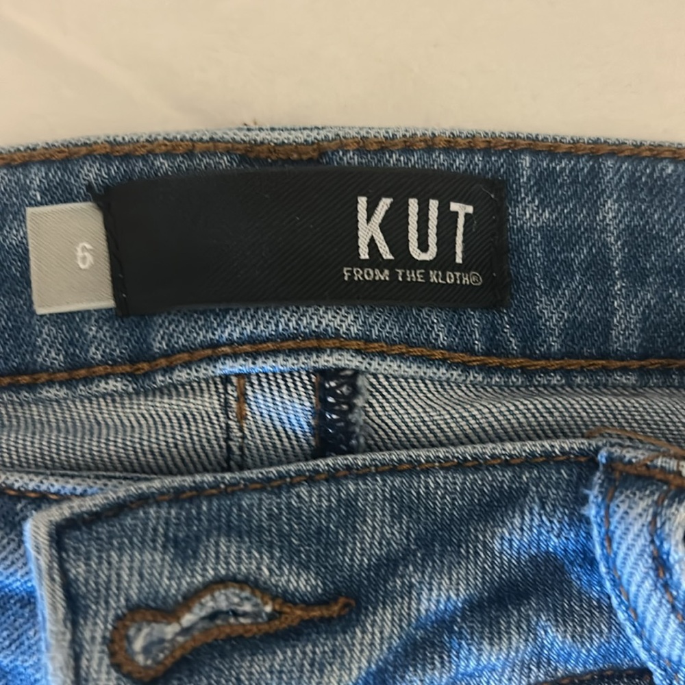 KUT Stevie straight leg high rise button front blue jeans, distressed, Size 6 - Picture 3 of 5